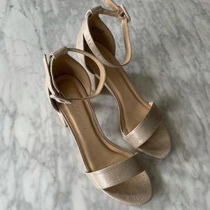 CL by Laundry Jody Sandal in gold